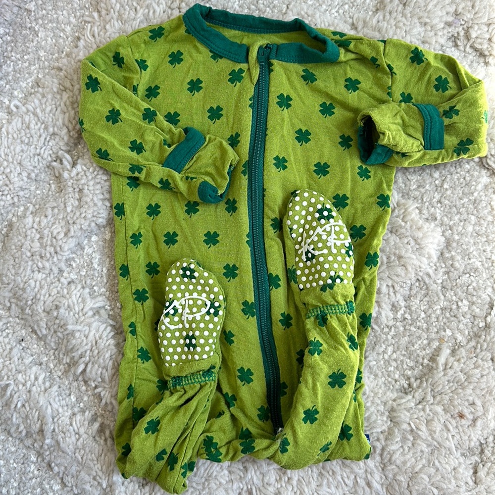 Kickee four leaf lucky clover St Pattys day wear